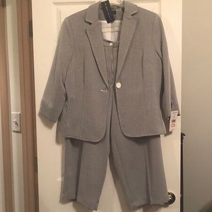 Karen Scott Vintage capri length pant suit